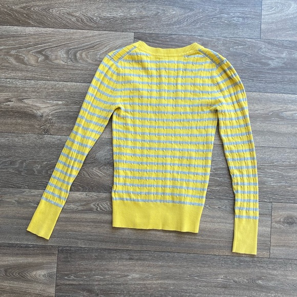 🌺 V Neck sweater - Picture 2 of 8